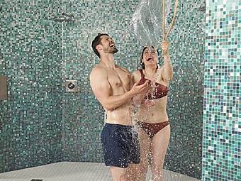 Merkelsches Schwimmbad Regendusche