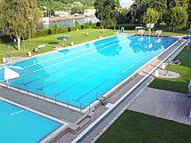 Becken im Neckar Freibad